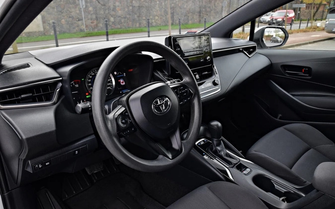 Toyota Corolla cena 63900 przebieg: 230000, rok produkcji 2019 z Boguchwała małe 529